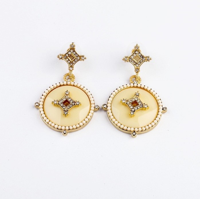 Elegant Gold Dangle Earrings on Luulla